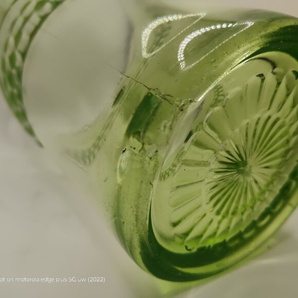 Vintage Uranium/Vaseline glass pitcher - Picture 3 of 9